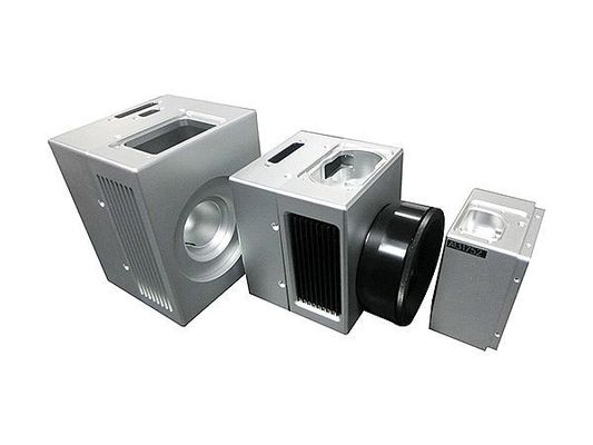 บริการเครื่องจักรกลซีเอ็นซีอลูมิเนียม CNC สีเงินที่มีความแม่นยำ
