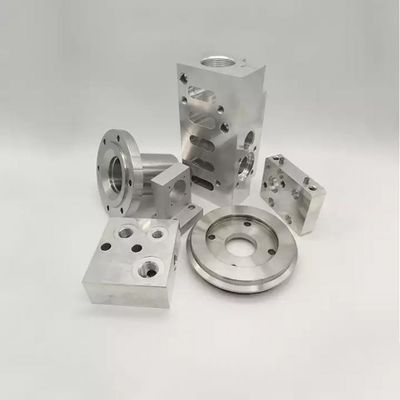 CNC Custom Milling Parts ความแข็งชิ้นส่วนฮาร์ดแวร์โลหะ Silver ISO9001