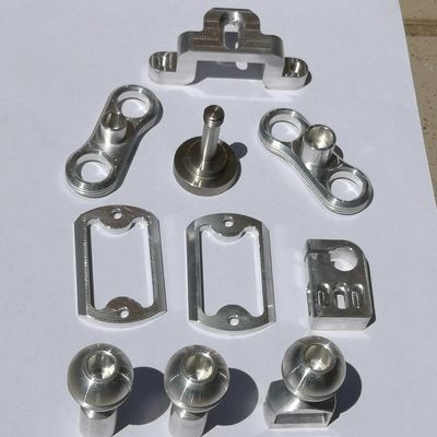 บริการชิ้นส่วนกัดซีเอ็นซีที่ทนทาน CNC ชิ้นส่วนเหล็กกลึงมิลลิ่ง